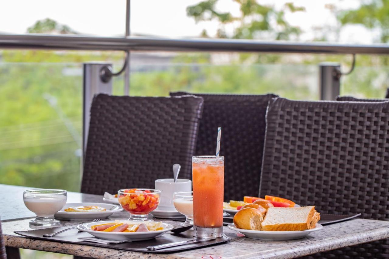 Hotel Ramada By Wyndham Torres Center 3*