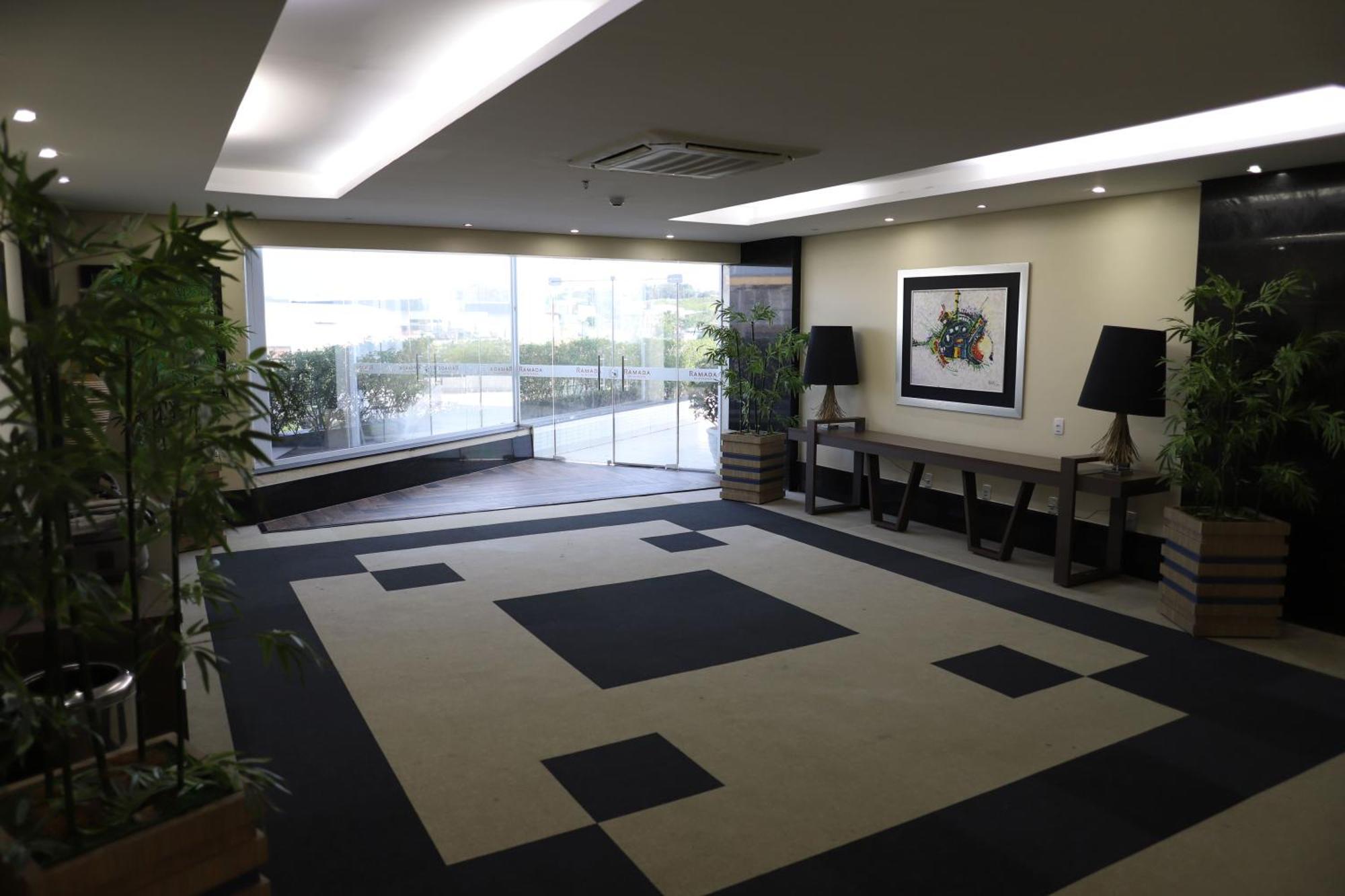 Hotel Ramada By Wyndham Torres Center 3*